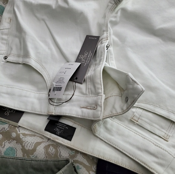 Chicos Brand Jeans - Picture 4 of 4